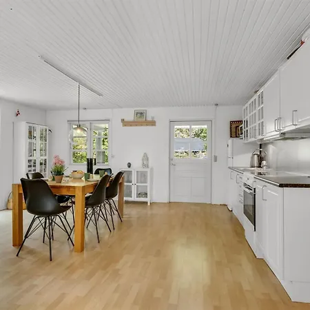 Sunaj - From The Sea By Interhome Hals