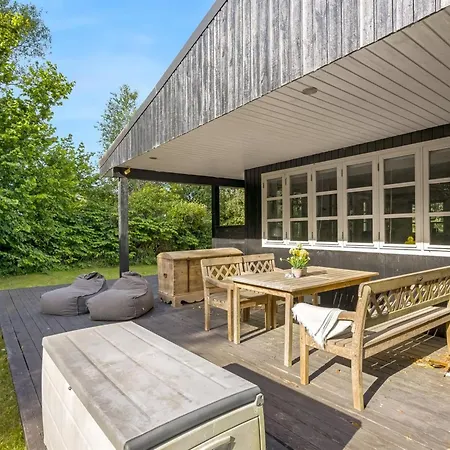 Feriehus Sunaj - From The Sea By Interhome *